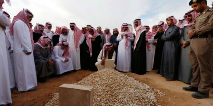 Pria Ini Masuk Islam Setelah Lihat Pemakaman Sederhana Raja Saudi