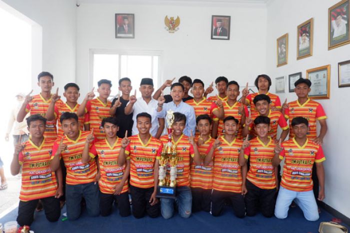 Politikus Muda Bangkalan Aziz Maulana Berikan Hadiah Bagi Juara Bupati Cup 2023