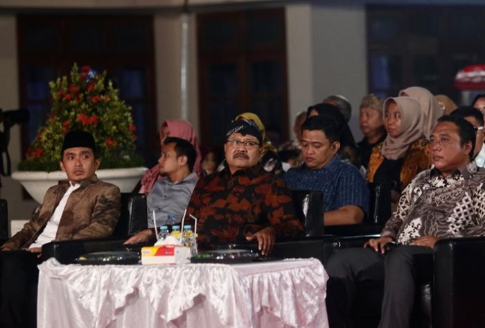 Anugerah Kampung Hebat Kota Pasuruan, Gus Ipul Imbau Warga Tingkatkan Aksi Peduli Lingkungan Anugerah Kampung Hebat Kota Pasuruan, Gus Ipul Imbau Warga Tingkatkan Aksi Peduli Lingkungan