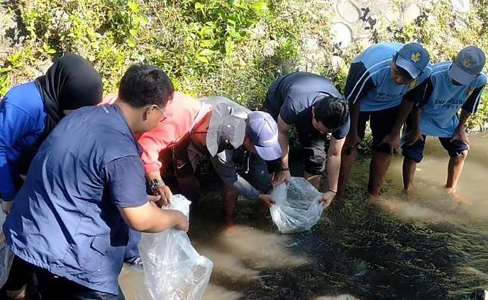 Deni Prasetya Inisiasi Gerakan Bersih Sungai dan Edukasi Mitigasi Kebencanaan