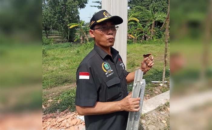 Soal Ambruknya Balai Desa Sumberglagah, Anggota F-PDIP Pertanyakan Kualitas Material Soal Ambruknya Balai Desa Sumberglagah, Anggota F-PDIP Pertanyakan Kualitas Material