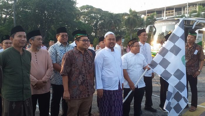 Dilepas Bupati, Petrokimia Gresik Berangkatkan 266 Calon Haji Kloter 9