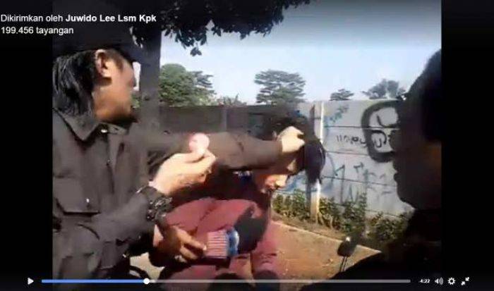 Pakai PIN PKI, Pemuda Ditempeleng Pakai PIN PKI, Pemuda Ditempeleng