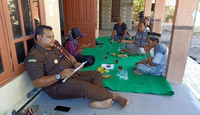Cukup Bukti, Kejari Sampang Siap Naikkan Status Perkara Dugaan Korupsi Berjamaah Dana KPPS Cukup Bukti, Kejari Sampang Siap Naikkan Status Perkara Dugaan Korupsi Berjamaah Dana KPPS