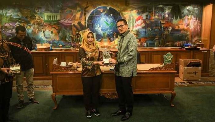 Rencana Pembangunan Taman Bahari Mojopahit, Ning Ita Paparkan pada Menparekraf Rencana Pembangunan Taman Bahari Mojopahit, Ning Ita Paparkan pada Menparekraf