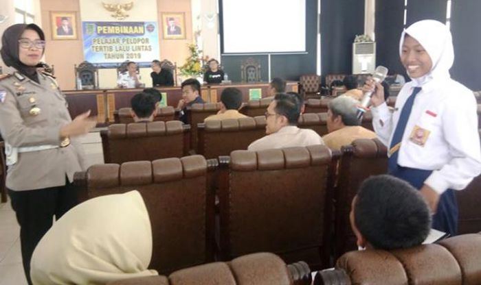 Dishub Mojokerto Gandeng Polres, Gelar Pembinaan Pelajar Pelopor Lalu Lintas