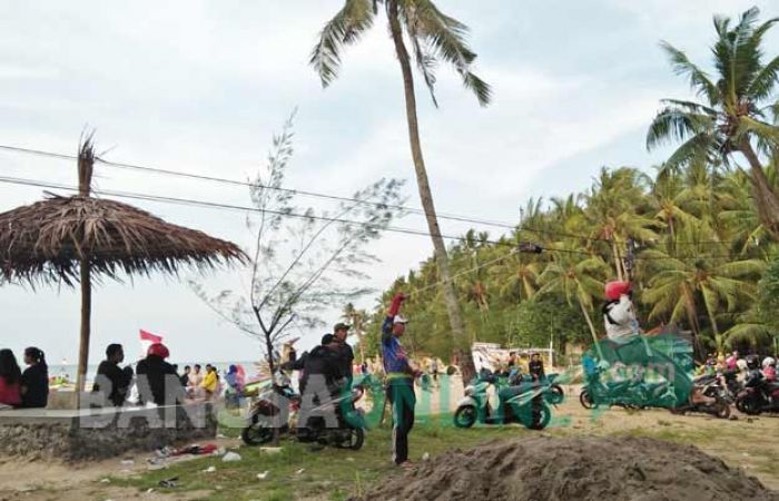 Libur Nyepi, Pantai Kelapa Ramai Pengunjung Libur Nyepi, Pantai Kelapa Ramai Pengunjung