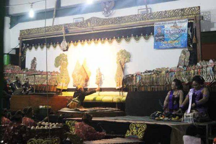 Dalang Cilik Putra Daerah Meriahkan Sedekah Bumi di Desa Karangbong Sidoarjo Dalang Cilik Putra Daerah Meriahkan Sedekah Bumi di Desa Karangbong Sidoarjo