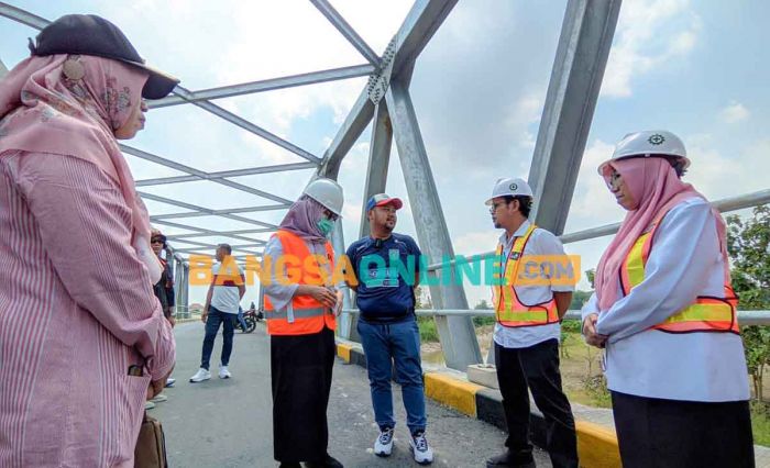 Bupati Gresik Buktikan Jembatan Kacangan Bisa Dilewati Sebelum Lebaran 1444 H