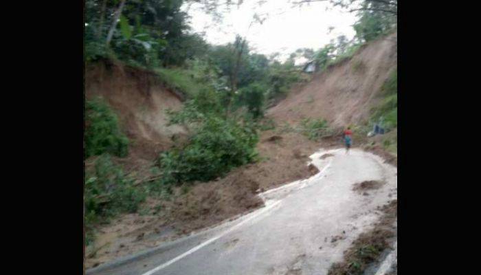 Longsor dan Banjir Landa Trenggalek, Jalur Durenan - Prigi Putus Total