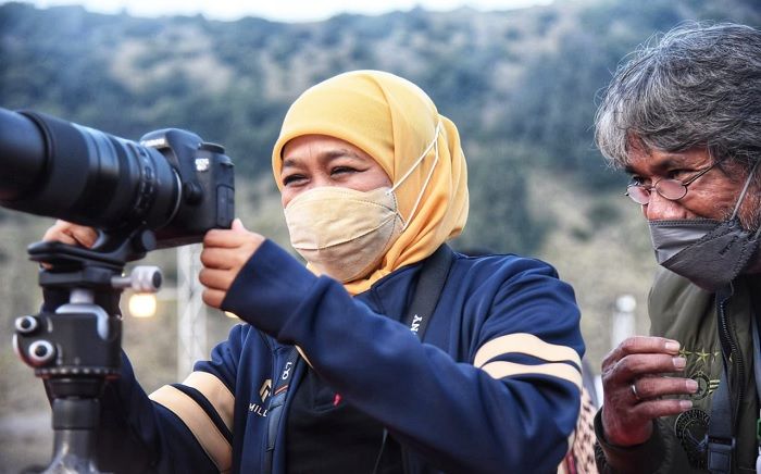 Hari Fotografi Sedunia, Khofifah Jadikan Lensa Kamera sebagai Jendela Dunia Lihat Keindahan Jatim Hari Fotografi Sedunia, Khofifah Jadikan Lensa Kamera sebagai Jendela Dunia Lihat Keindahan Jatim