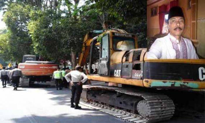 Mau Suap Kapolres, Istri Tersangka Kasus Pembunuhan Salim Kancil Tertipu Rp 75 Juta Mau Suap Kapolres, Istri Tersangka Kasus Pembunuhan Salim Kancil Tertipu Rp 75 Juta