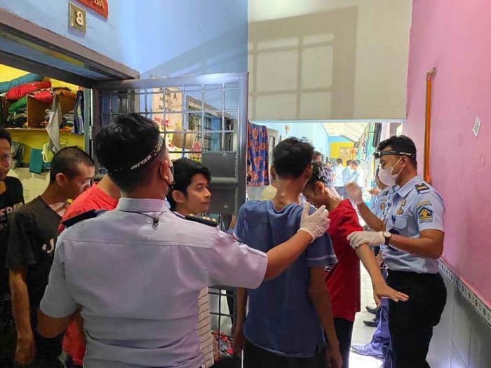 Persempit Peredaran, Lapas Tuban Sidak di Blok Hunian Kasus Narkoba Persempit Peredaran, Lapas Tuban Sidak di Blok Hunian Kasus Narkoba