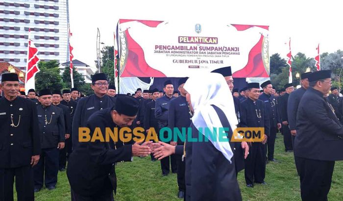 Lantik 505 Pejabat Eselon III dan IV, Khofifah Tekankan Core Values ASN BerAKHLAK dan Berintegritas Lantik 505 Pejabat Eselon III dan IV, Khofifah Tekankan Core Values ASN BerAKHLAK dan Berintegritas