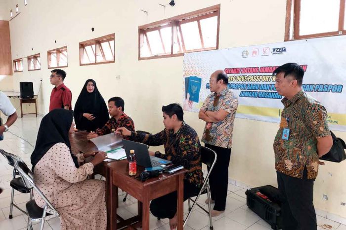 Melalui Program Immigration Goes to Island, Kemenkumham Jatim Buka Pelayanan di Pulau Bawean