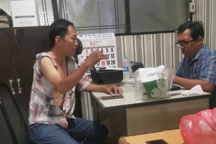 Gara-gara Portal Kampung, Ketua RT dan Security Mojoarum Surabaya Aniaya Salah Satu Warga Gara-gara Portal Kampung, Ketua RT dan Security Mojoarum Surabaya Aniaya Salah Satu Warga