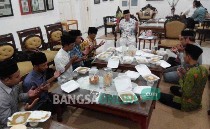 Gus Solah Didapuk jadi Pembina KSPD Jombang, Restui Kawal Perbup DD Bermasalah Gus Solah Didapuk jadi Pembina KSPD Jombang, Restui Kawal Perbup DD Bermasalah