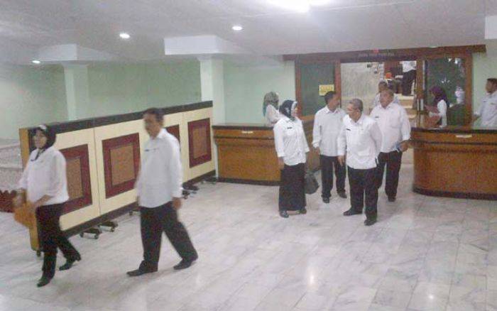 Pengadaan Mobil Operasional Dicoret, Anggota DPRD Jombang Boikot Rapat Paripurna Pengadaan Mobil Operasional Dicoret, Anggota DPRD Jombang Boikot Rapat Paripurna