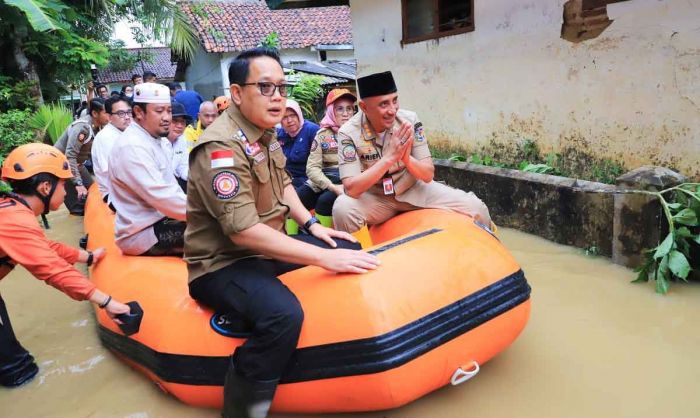 Tinjau Banjir di Bangkalan, Pj Gubernur Jatim Pastikan Evakuasi Masyarakat dan Normalisasi DAS Blega