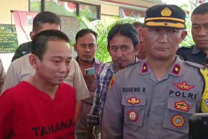 Diduga Ingin Miliki HP untuk Judi Online, Jambret di Surabaya Nekat Lukai Korbannya dengan Linggis Diduga Ingin Miliki HP untuk Judi Online, Jambret di Surabaya Nekat Lukai Korbannya dengan Linggis