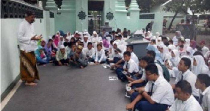 Rutin Ajak Siswa Roadshow, Disbudpar Surabaya Kenalkan Wisata Religi