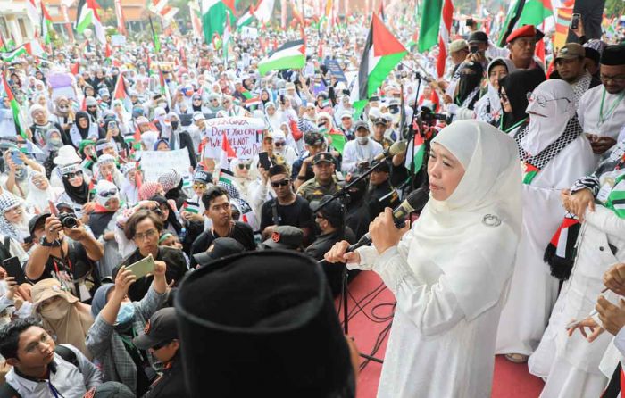 Gubernur Khofifah Ajak Beri Dukungan ke Palestina Lewat Doa dan Donasi Gubernur Khofifah Ajak Beri Dukungan ke Palestina Lewat Doa dan Donasi