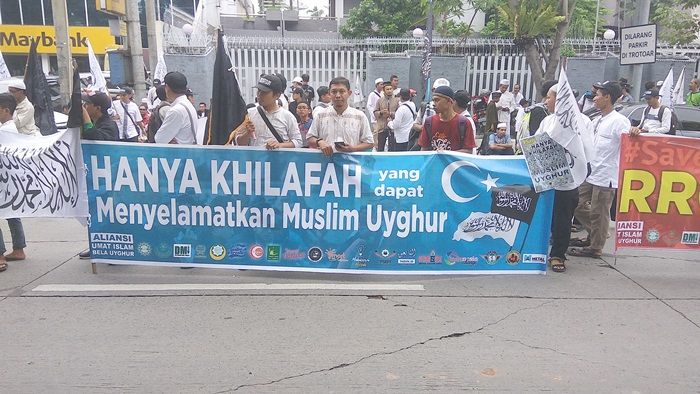 ​Demo Bela Uighur di Surabaya, Massa FUIB Tuntut Konjen dan Dubes Cina Diusir dari Indonesia