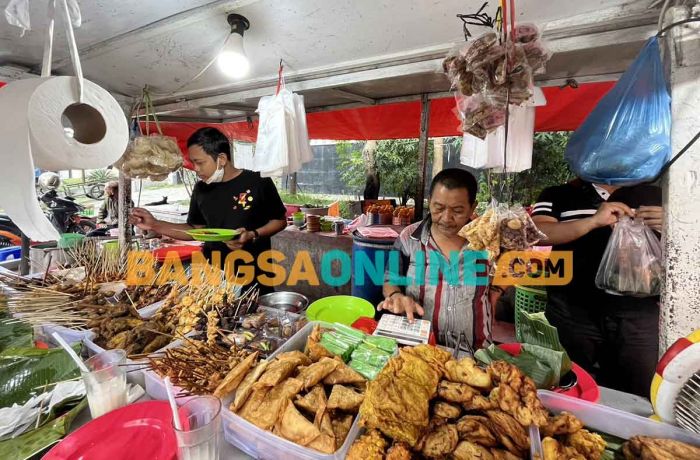 Aneka Makanan dan Minuman Unik di Angkringan Cak Mis, dari Aneka Makanan dan Minuman Unik di Angkringan Cak Mis, dari