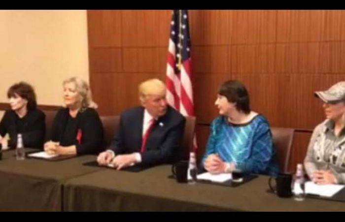​Debat Capres AS, Saling Bongkar Skandal, Trump Ancam Penjarakan Hillary