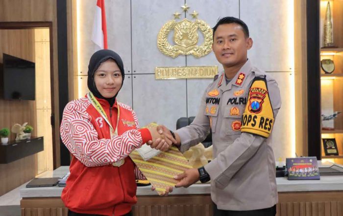 Kapolres Madiun Apresiasi Peraih Medali Emas Kejurnas Pencak Silat Kapolri Cup Kelas D Remaja Putri