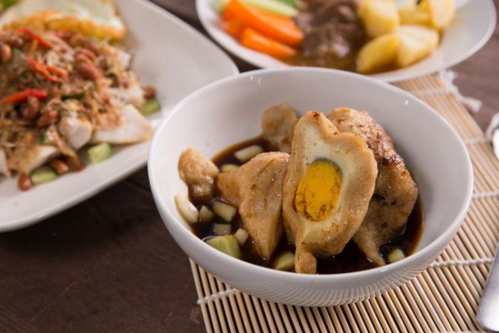 Cara Buat Pempek Kapal Selam Khas Palembang ala Penjual Cara Buat Pempek Kapal Selam Khas Palembang ala Penjual