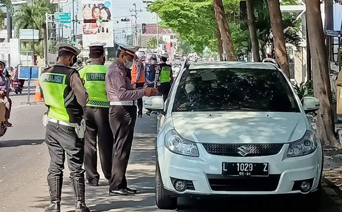 Petugas Gabungan Masih Lakukan Penyekatan di Alun-alun Kota Kediri, Cegah Gelombang Mudik