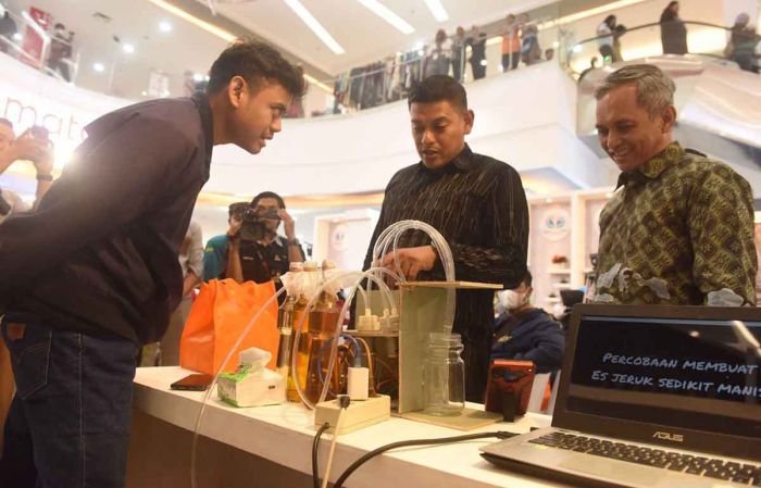 Ini yang Diminta Wali Kota Kediri saat Buka Talk Show dan Pameran Inotek 2023 Ini yang Diminta Wali Kota Kediri saat Buka Talk Show dan Pameran Inotek 2023