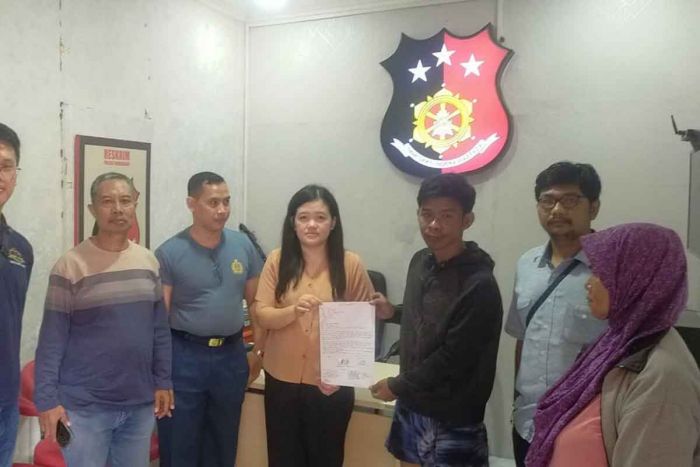 Ngaku Dapat Bisikan Gaib, Penjual Kopi Keliling di Surabaya Nekat Panjat Rumah Orang Ngaku Dapat Bisikan Gaib, Penjual Kopi Keliling di Surabaya Nekat Panjat Rumah Orang