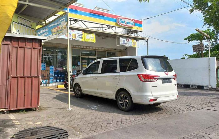 Rampok Bersenjata Api Satroni Minimarket di Sidoarjo dan Bawa Kabur Uang Senilai Rp3 Juta Rampok Bersenjata Api Satroni Minimarket di Sidoarjo dan Bawa Kabur Uang Senilai Rp3 Juta