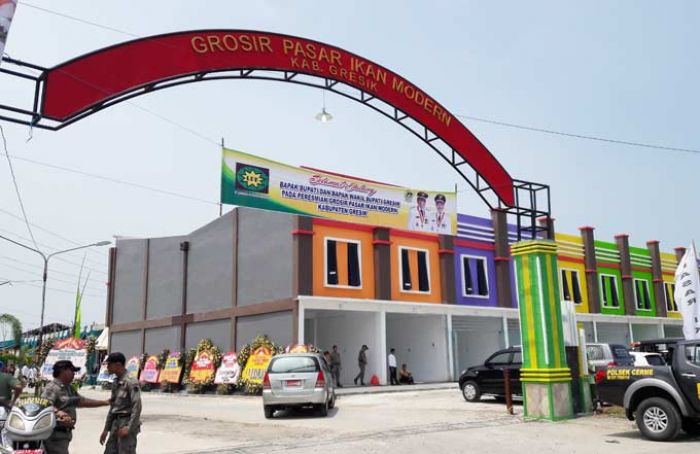 Pemkab Gresik Dianggap Tak Peduli Grosir Pasar Ikan Modern Pemkab Gresik Dianggap Tak Peduli Grosir Pasar Ikan Modern