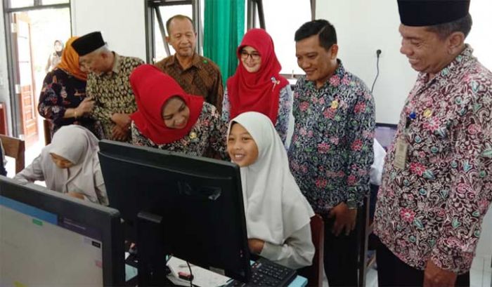 Wali Kota Mojokerto Tinjau Infrastruktur Sekolah dan Launching TIK SMPN 4