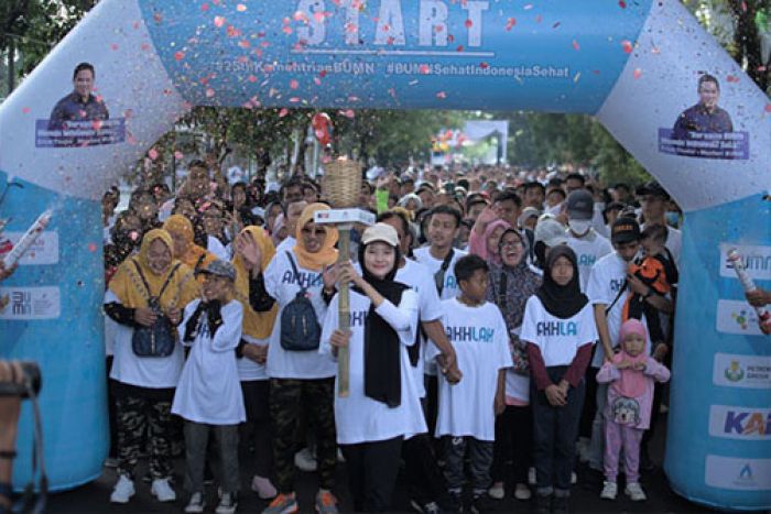 Petrokimia Gresik Ajak Ribuan Masyarakat Pati dan Tegal Jalan Sehat Bersama BUMN Petrokimia Gresik Ajak Ribuan Masyarakat Pati dan Tegal Jalan Sehat Bersama BUMN