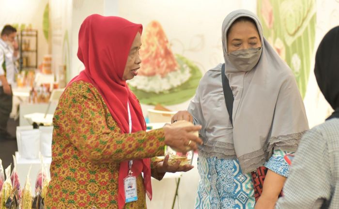 Mulitina Tumini Sukses Kembangkan Usaha Keripik Macho Eliza Berkat Bantuan Rumah BUMN Baturaja