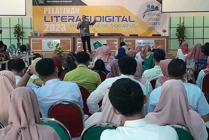 Tangkal Konten Negatif, Dikbud Sidoarjo Bekali Literasi Digital untuk Guru SD dan SMP Tangkal Konten Negatif, Dikbud Sidoarjo Bekali Literasi Digital untuk Guru SD dan SMP
