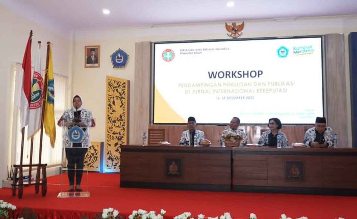 Unirow Tuban Jadi Tuan Rumah Workshop Pendampingan Penulisan Publikasi Jurnal Bereputasi Unirow Tuban Jadi Tuan Rumah Workshop Pendampingan Penulisan Publikasi Jurnal Bereputasi