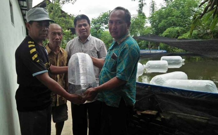 Anggota DPRD Jatim Beri Bantuan Belasan Ribu Bibit Ikan di Tulungagung