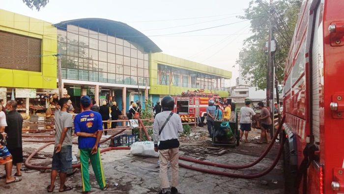 Breaking News: Ruko Pasar Kembang Surabaya Terbakar, 25 Mobil PMK Dikerahkan, Tak Ada Korban Jiwa