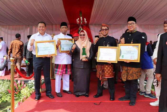 Sabet Penghargaan Pembina K3 Terbaik Tingkat Jatim, Wabup Gresik: Berkat Kerja Sama Semua Sabet Penghargaan Pembina K3 Terbaik Tingkat Jatim, Wabup Gresik: Berkat Kerja Sama Semua