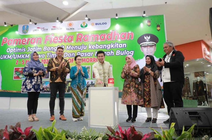 Wagub Jatim Genjot Promosi UMKM dengan Pameran dan Berbagai Acara Wagub Jatim Genjot Promosi UMKM dengan Pameran dan Berbagai Acara