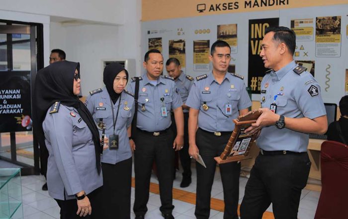 Kanwil Kemenkumham Sumbar Lakukan Studi Tiru Pembangunan WBBM di Jatim Kanwil Kemenkumham Sumbar Lakukan Studi Tiru Pembangunan WBBM di Jatim