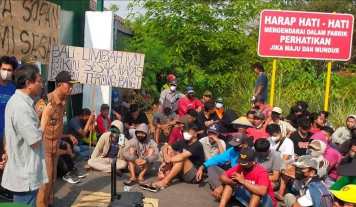 Diduga Gunakan Limbah B3 untuk Produksi Batako, PT PLI Janjikan Hal ini Usai Didemo Warga Diduga Gunakan Limbah B3 untuk Produksi Batako, PT PLI Janjikan Hal ini Usai Didemo Warga