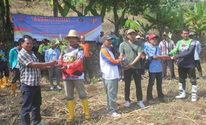 PWI Tuban Bersama Masyarakat Tanam Pohon Sukun di Hutan Lindung Desa Maindu