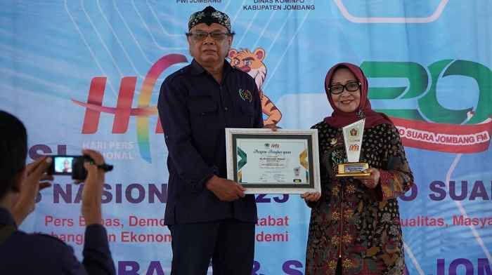Puncak Peringatan HPN 2023, PWI Jombang Anugerahkan Award 2023