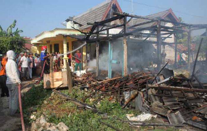 Rumah Jasmirah Warga Pucangan Tuban Ludes Terbakar